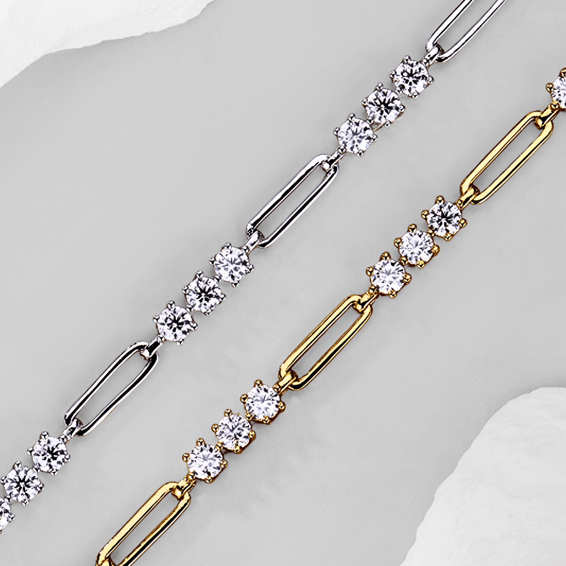 Urbino Link - 1.8 ct Moissanite Bracelet showcasing silver and gold options.