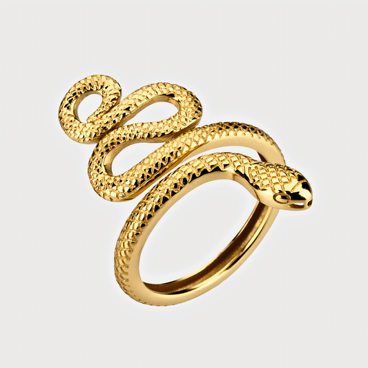 Naga- Snake ring in 18k gold.