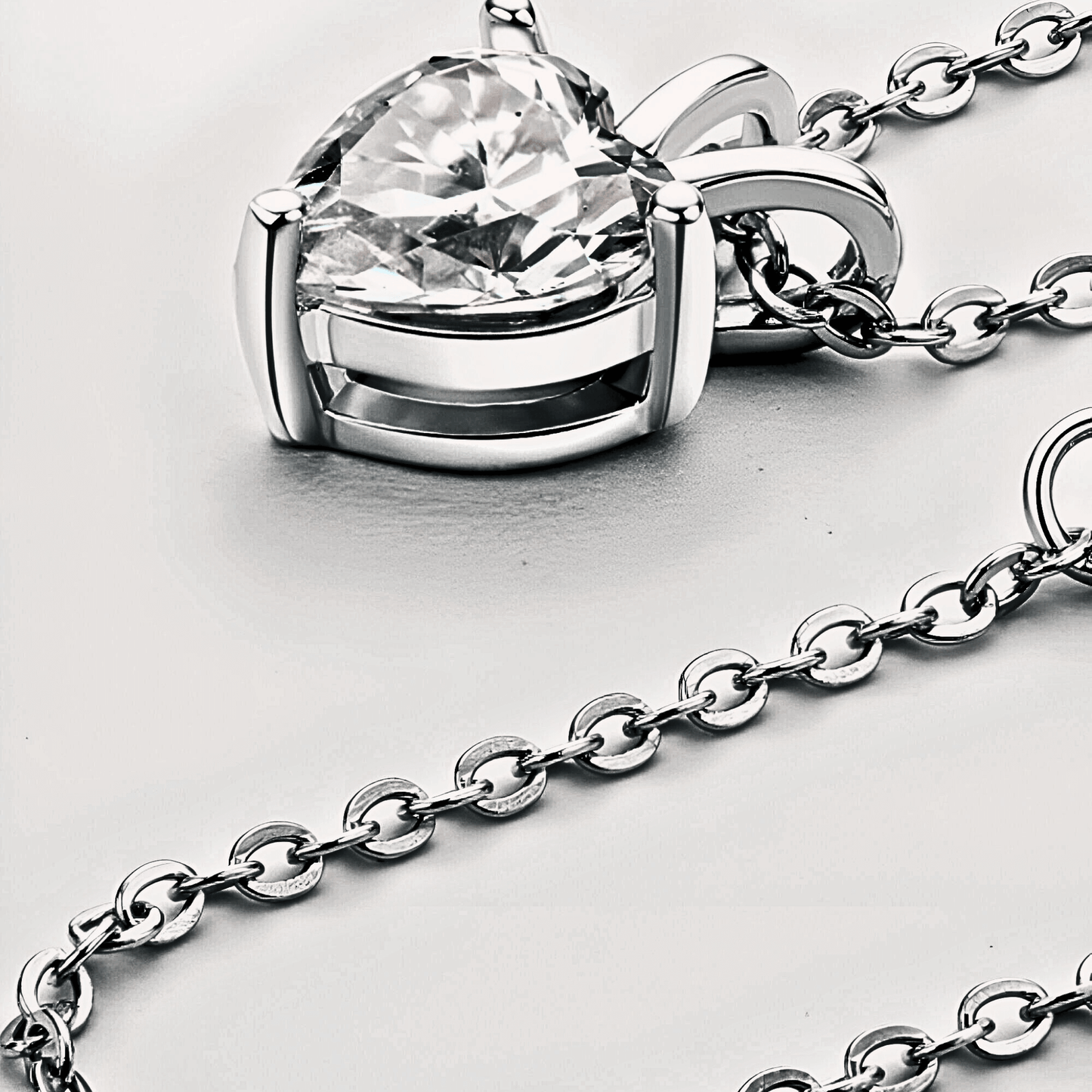 close up of the Venere Pendant 1ct - Heart shaped moissanite necklace/pendant in 925 sterling silver. | Moissanite heart necklace