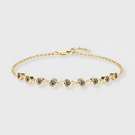 Solenne Bracelet 0.9ct - Inlaid Moissanite Bracelet in 18k gold.