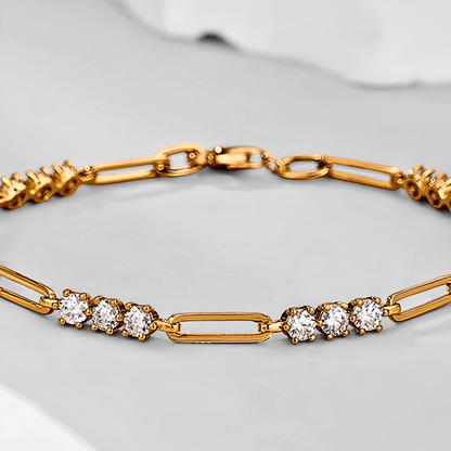 Urbino Link - 1.8 ct Moissanite Bracelet in 18k gold.