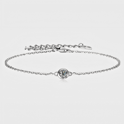 Sola Bracelet - a 925 silver moissanite bracelet featuring 0.1 carat of white moissanite.