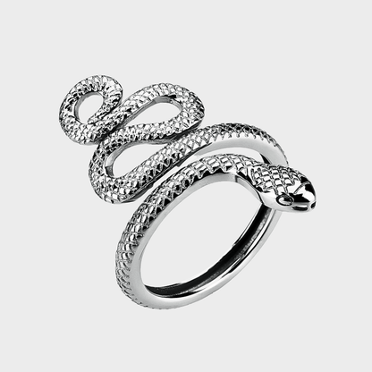 Naga Ring, a snake ring in 925 sterling silver.