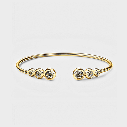 Taormina Bangle - 1.8 ct open Moissanite  Bracelet in 18k gold. 