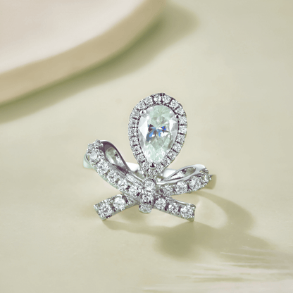 Elysian Band 1ct – Moissanite Solitaire Ring featuring zircon accents and 925 Sterling Silver finish.