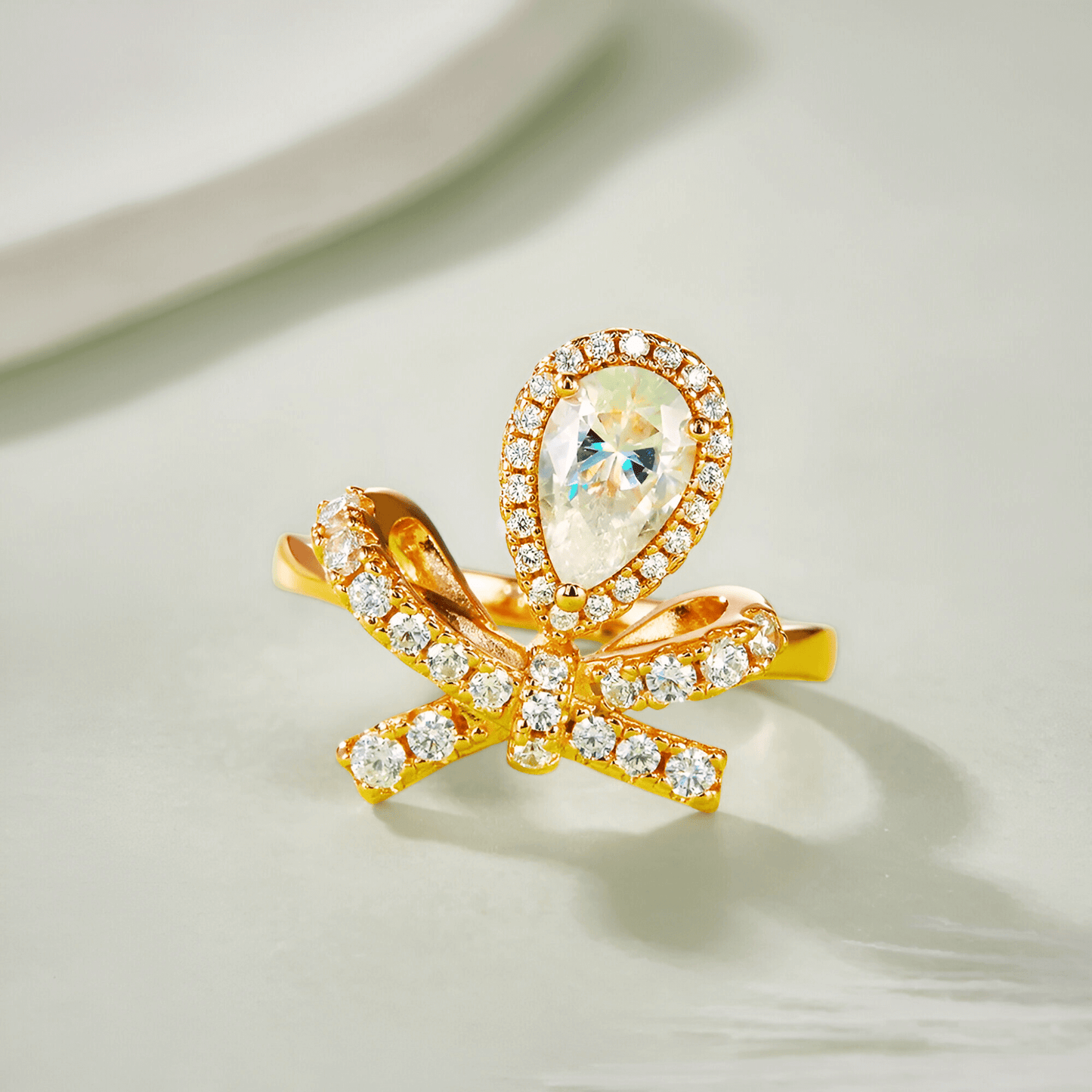 Elysian Band 1ct – Moissanite Solitaire Ring featuring a pear-shaped gemstone in rose gold.